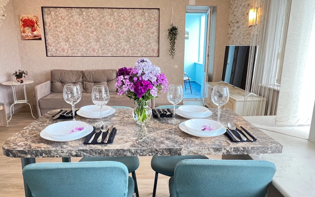 Na Naberezhnoy s Vidom na Zaliv Flat
