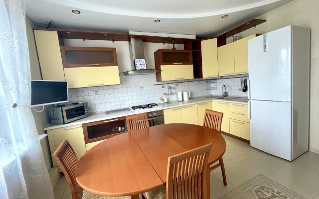 Prostornaya 3kh-Komnatnaya V Istoricheskom Tsentre Flat