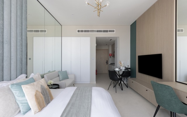 Spacious Studio Westwood Apartments