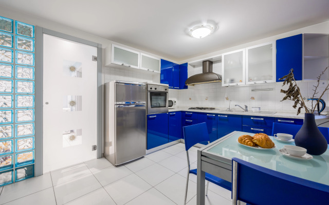 Апартаменты С видом на набережную Фонтанки