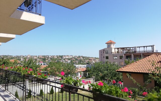 Miranis Houses Guest House