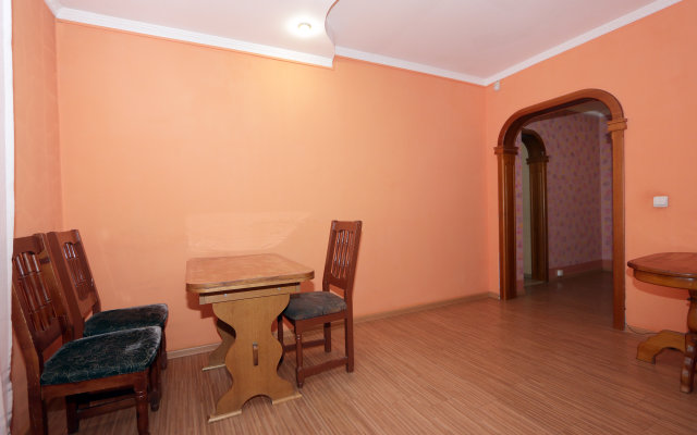 V Shelekhove 6 Flat