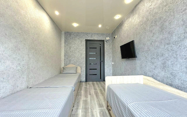 Tryokhkomnatnaya na Proletarskoy Flat