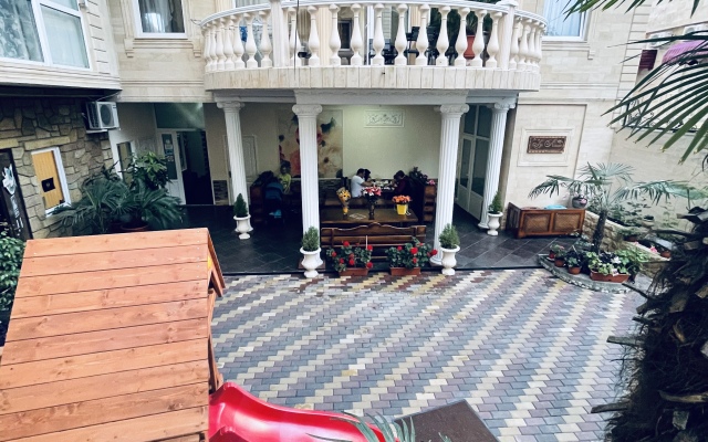 ArLian Lazarevskoe Guest House