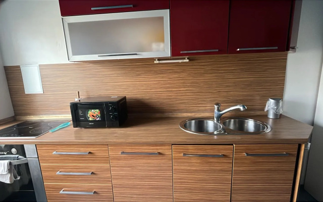 2-Kh Komnatnaya Na Kalandarishvili 40/8 Flat