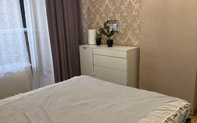 Uyutnaya V Izumrudnyh Holmah Flat