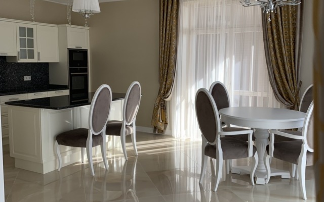 U Morya Private House