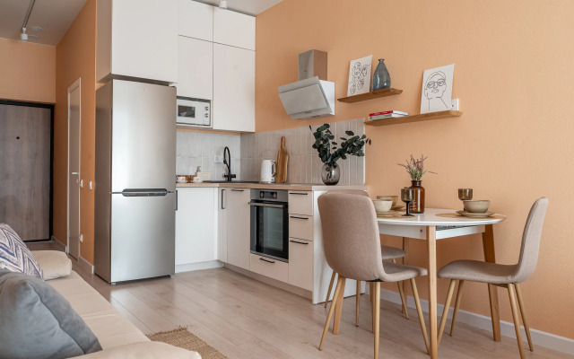 S Balkonom I Vidom Na Gory Flat