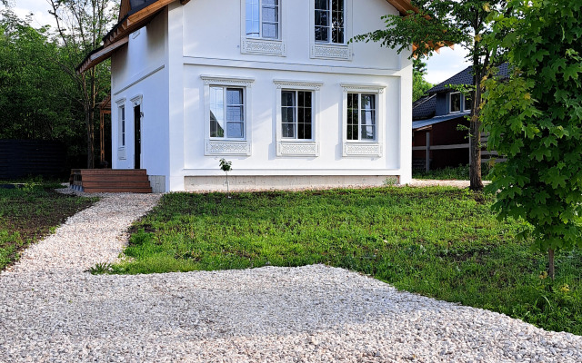 Частный дом Белый дом