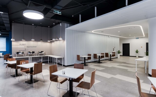 Planeta IQ Hotel