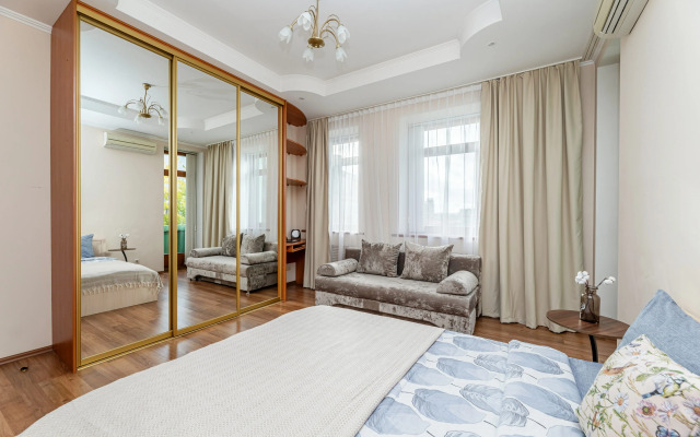 Квартира Уютная трехкомнатная в центре