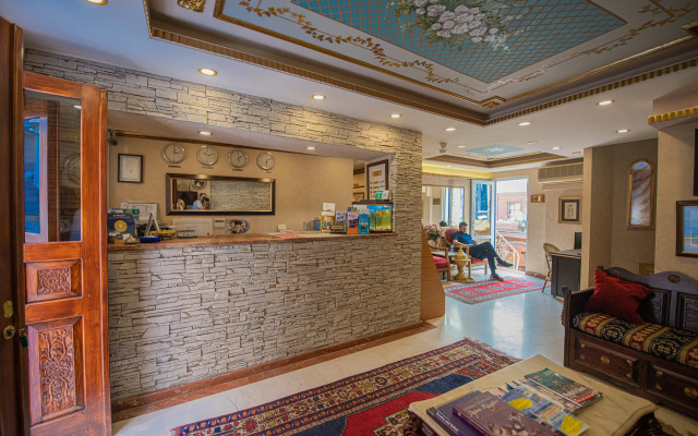 Kaftan Hotel