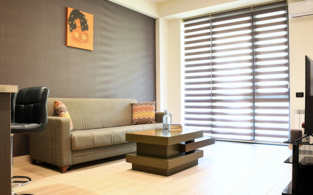Newly Renovated Condo, Steps to Republic Square Apartments