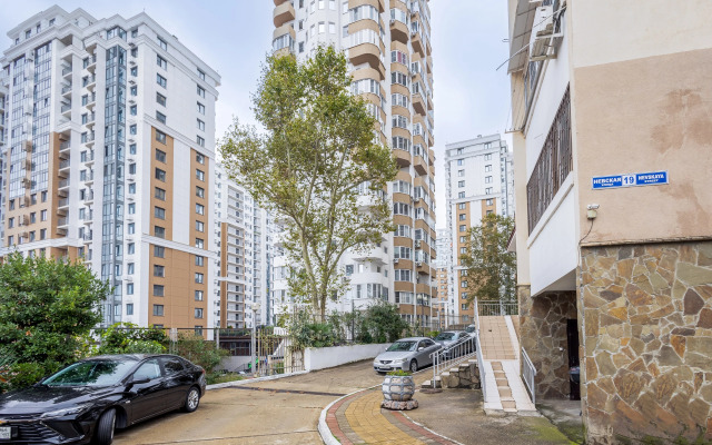 Квартира MyHomeYourHome на Невской 19