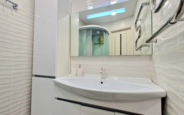 Bolshaya Chetyrekhkomnatnaya Kvartira Flat