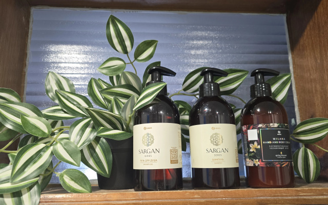 Апартаменты Apartment overlooking the library