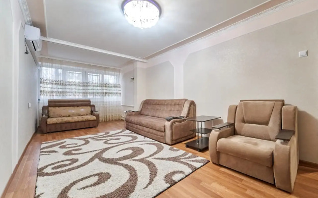 Апартаменты Уютная двухкомнатная квартира в центре