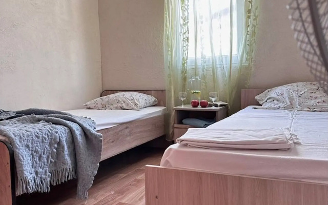 Da Mir Guest house