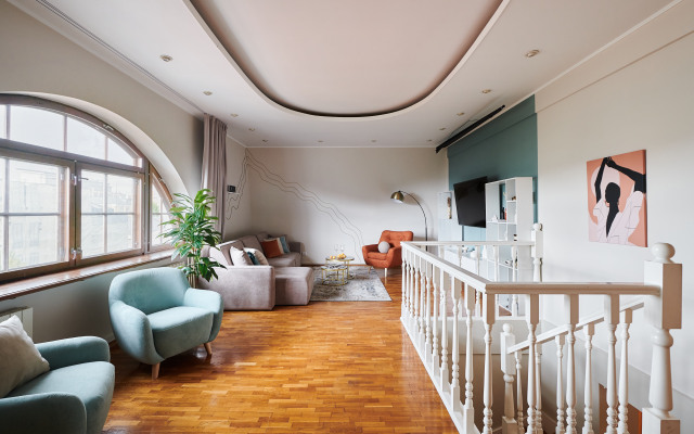 Квартира GM Apartments Двухуровневая с мансардой у Патриарших Прудов