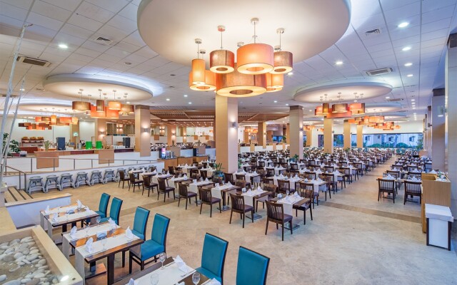 Acapulco Resort Convention SPA Hotel