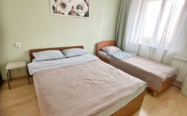 Dvukhkomnatnaya v 10 Minutakh Peshkom ot Naberezhnoy Flat