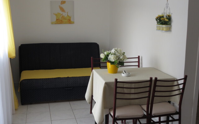 More 1/3 Apartments