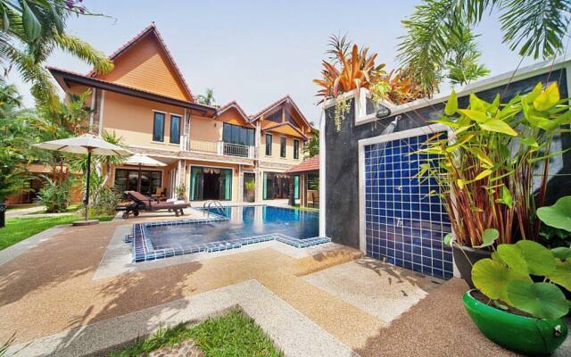 Thai Pool Villa with Pool and Parking Villa