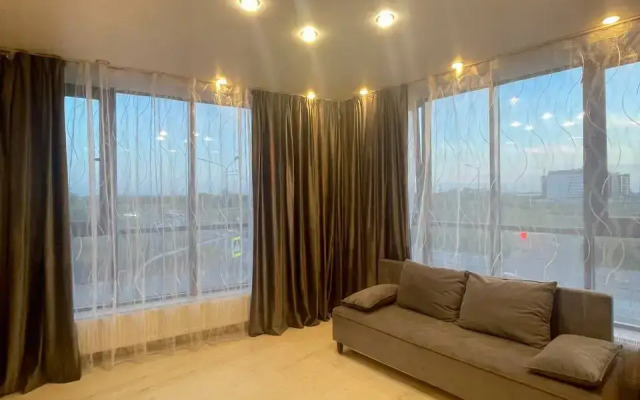 Квартира Шикарная двушка в витринными окнами