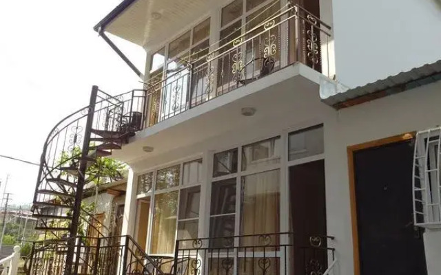 Dautiya Guest House