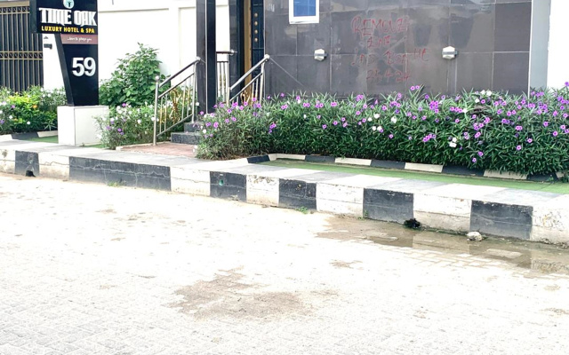 Отель Timeoak Luxury Spa