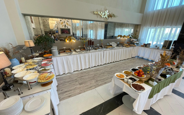 Arena Grand Hotel