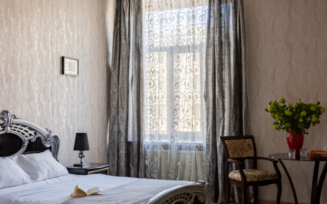 Nomera Na Ploschadi Vosstaniya Guest house