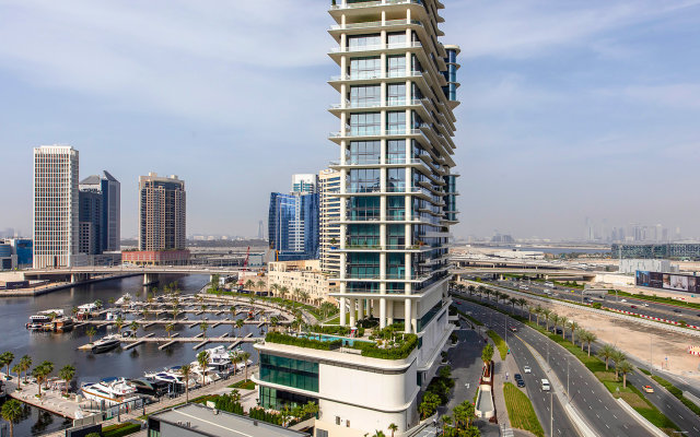 Апартаменты Luxe Waterfront 2BR with Canal & Burj Khalifa view