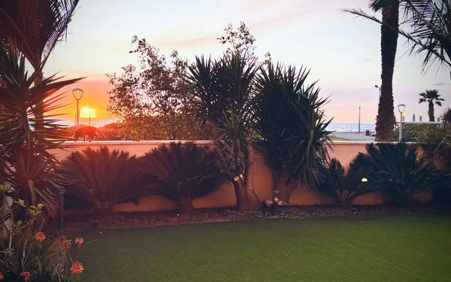 GW002 Gugel Waves Amazing Seaview & Garden Family Apartments Flat