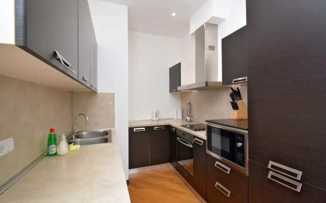 3-Komn. V Novostroyke, Ulitsa Arama, Di6413 Flat