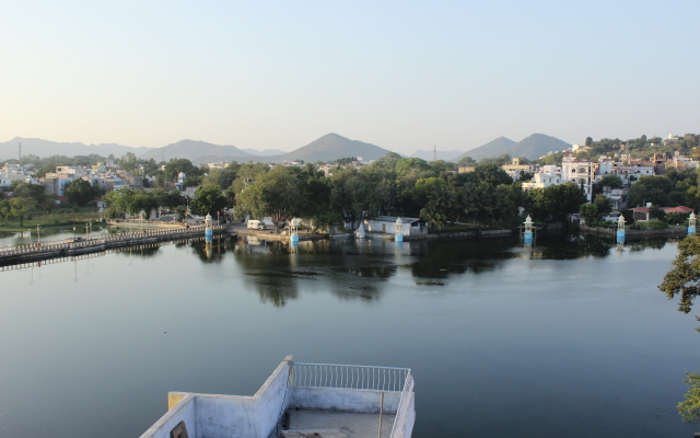 Backpacker Panda Lake Pichola Udaipur Hostel