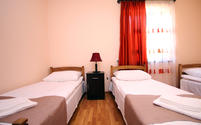 Aurora Hotel & Hostel