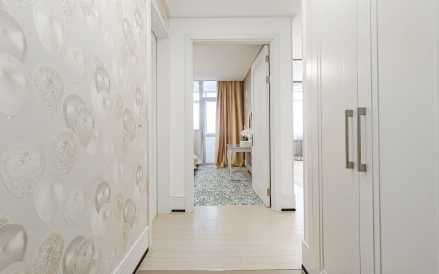 Apartamenty Sovremennaa Svetlaa v Odnom iz Prestiznyh Zilyh Kompleksov Goroda