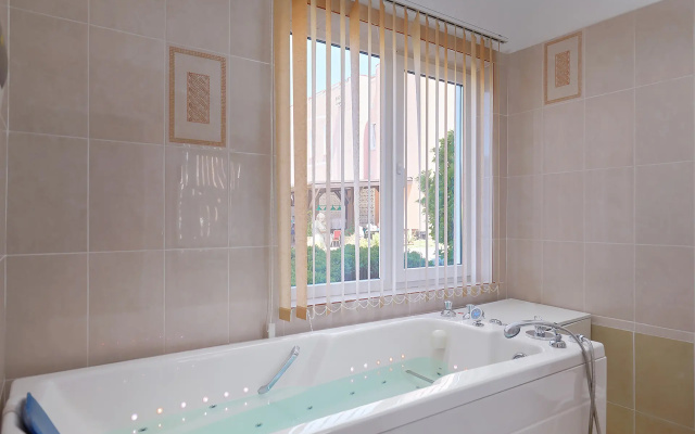 Курортный отель Alean Family Riviera