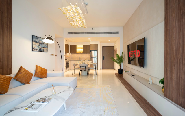 Keyrock Palm View Pool & Gym Access Apartments