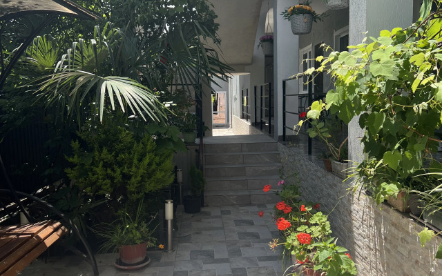 Izumrudny Guest house