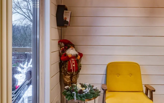 Частный дом с бaнeй на дpoвaх Harmony