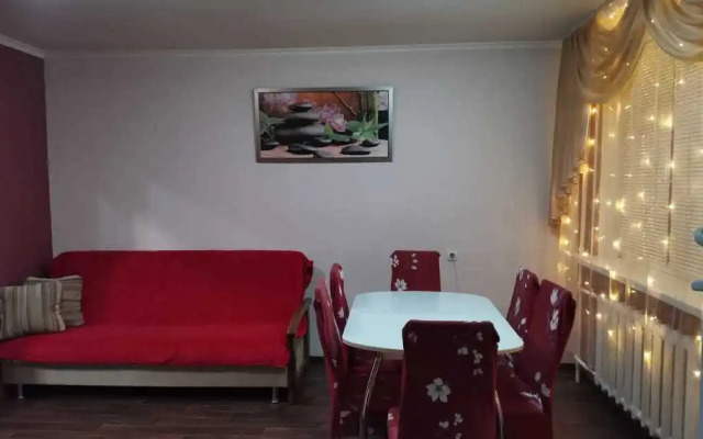 Apartments Trehkomnatnyie v mikrorajone 8a, 42