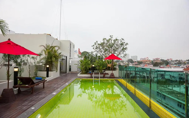Sunshine Hip Hotel