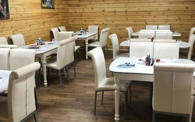 Novaya Volna Guest House