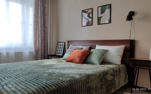 Na Shilova 12 Flat