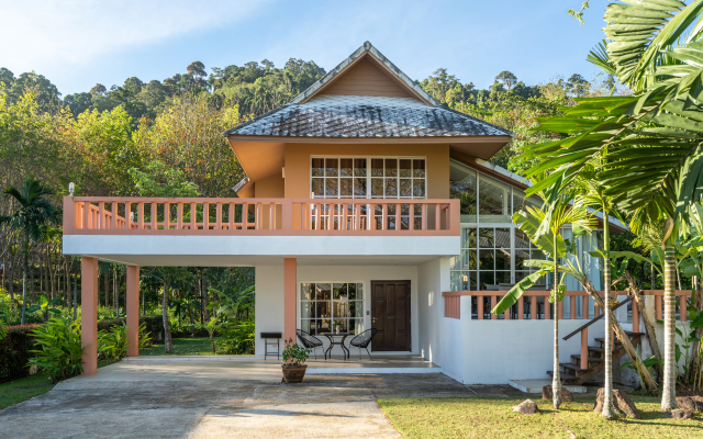 Spacious villa in Casa Sakoo resort Villa	