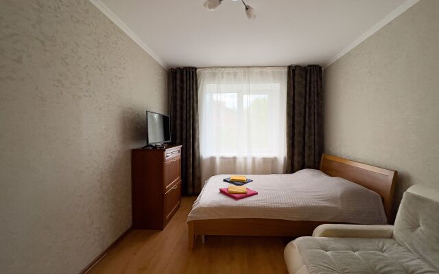 Dvukhkomnatnye na Plekhanova 83 Apartments