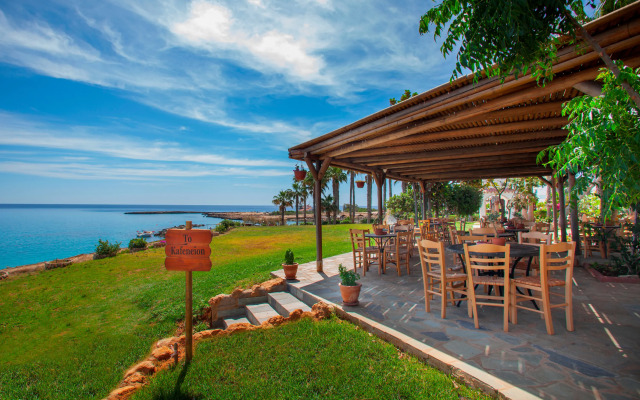 Cavo Maris Beach Hotel
