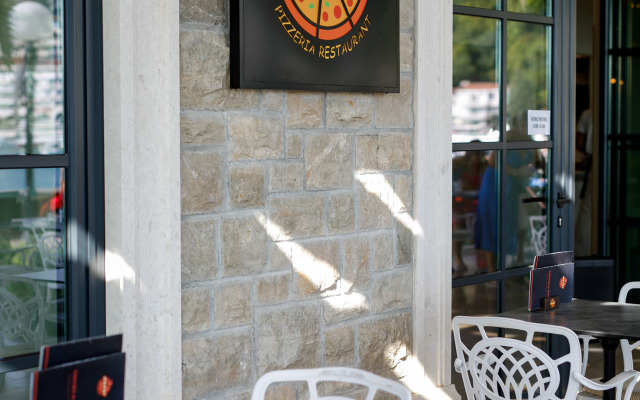 Sunraf Luxe Apartments